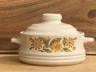 Vintage Capri Bake Serve and Store Stoneware 