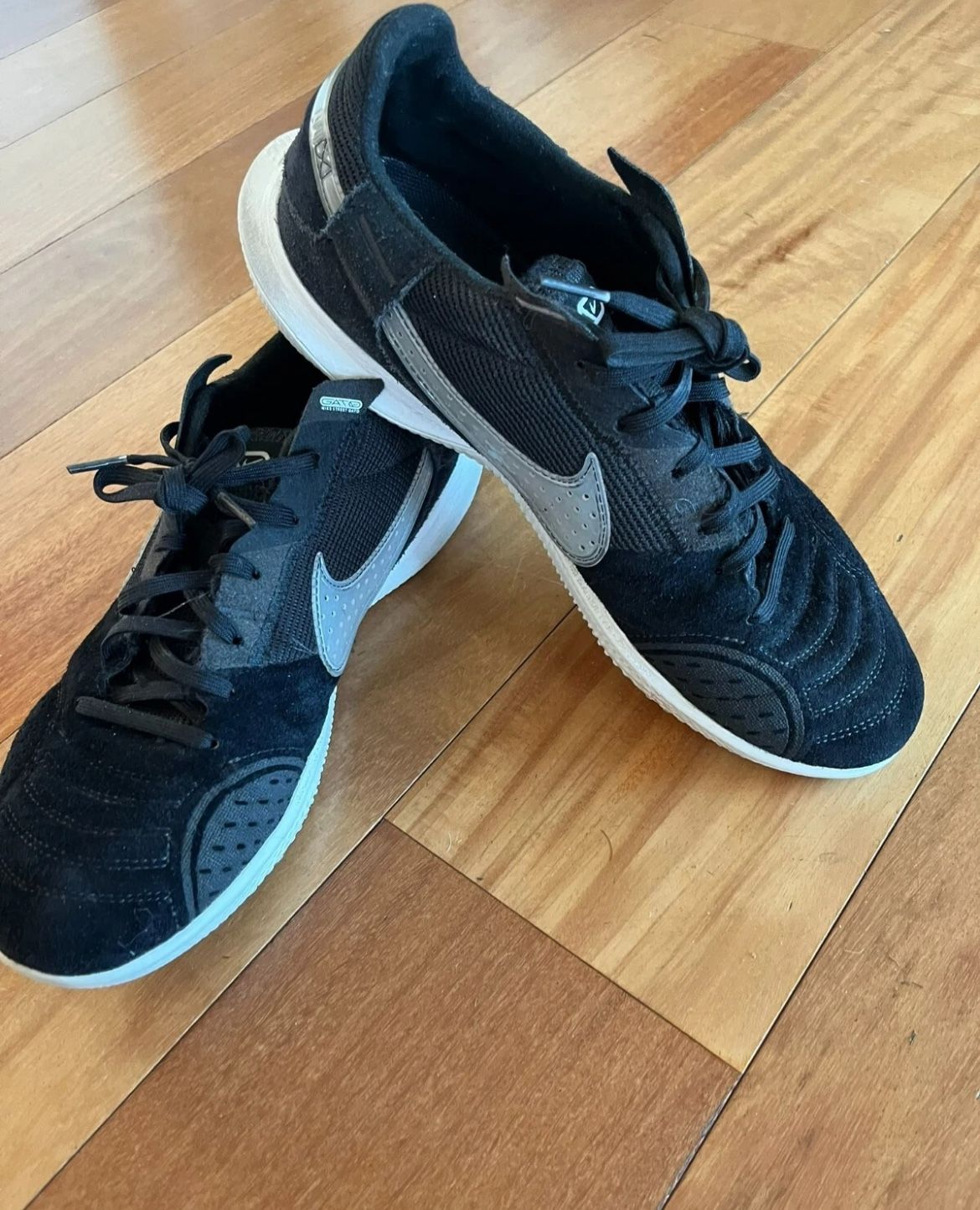 Nike Gato