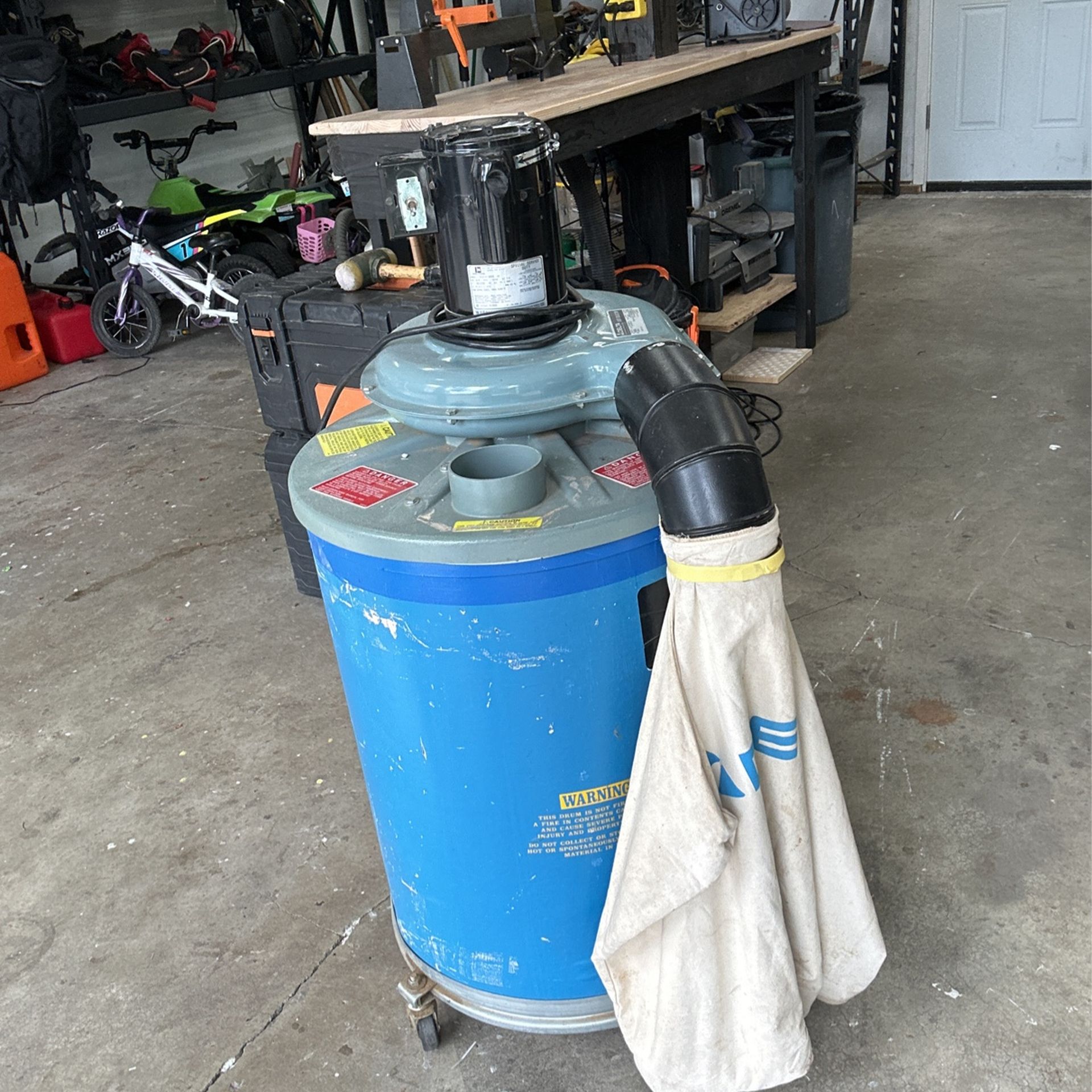 Delta Dust Collector