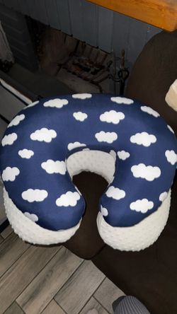boppy breastfeeding pillow