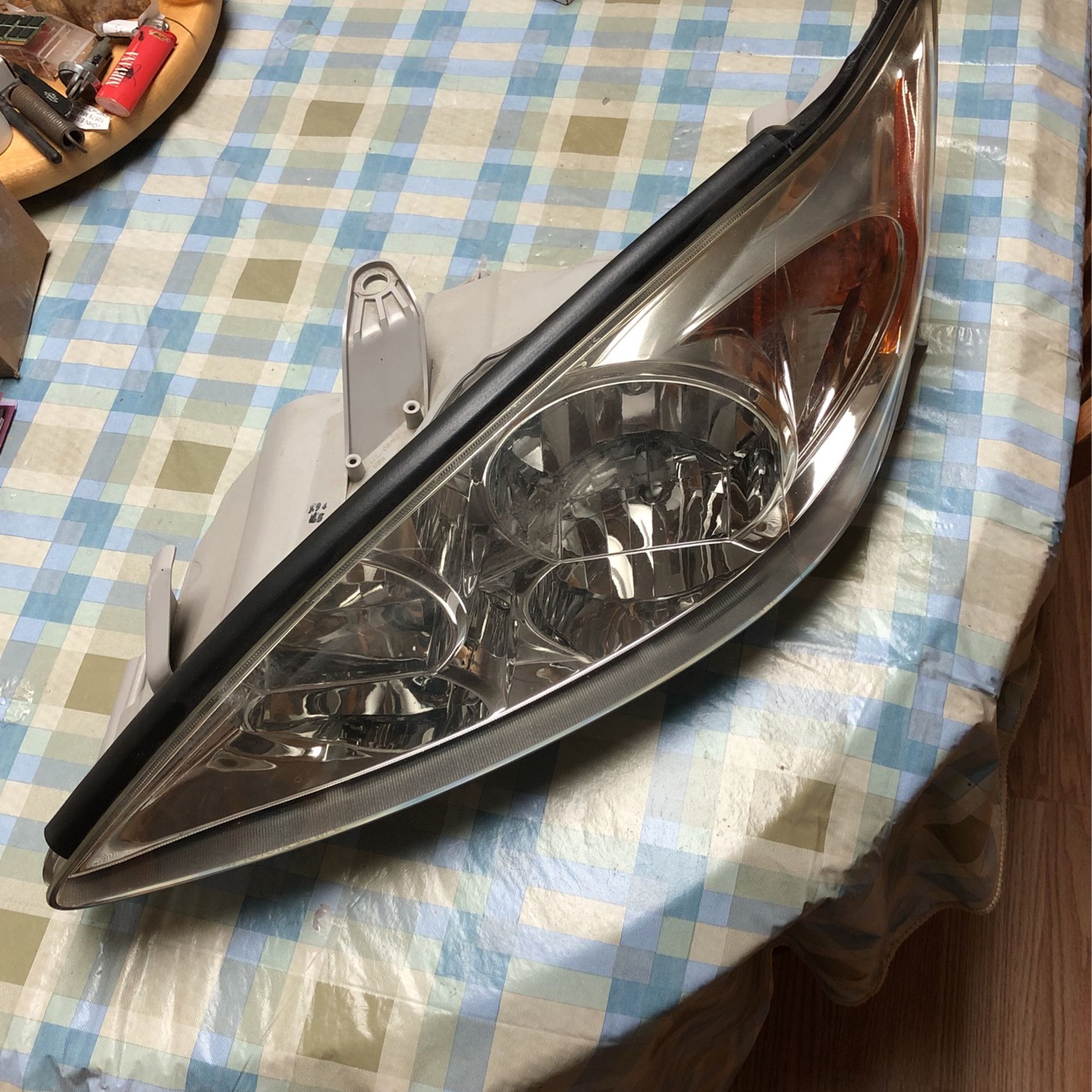 2002-2004 Camry Drivers Side Headlight