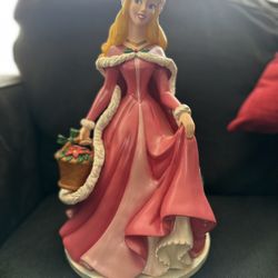 Disney Princess Aurora Sleeping Beauty Resin Statue 14.5