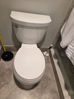High Quality Kohler Toilet Excellent Condition Please Read Description