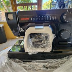 JANOME HD-1000 BLACK EDITION SEWING MACHINE 