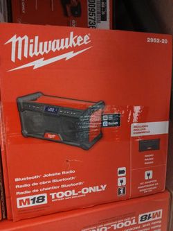 Milwaukee New Radio Bluetooth 18M