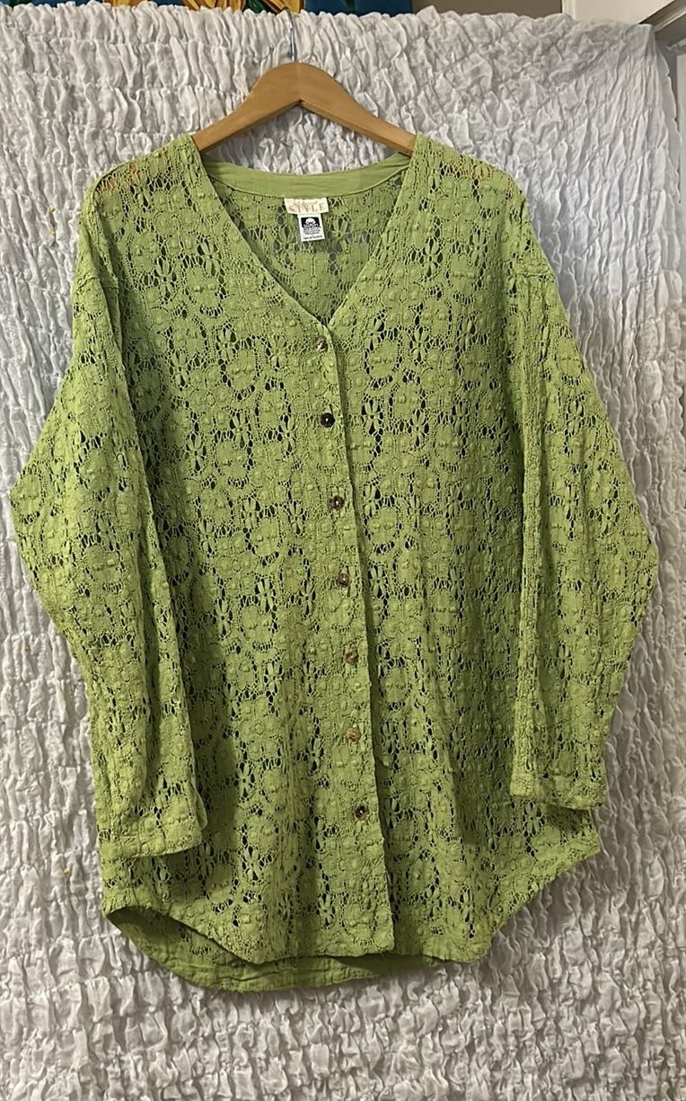 california STYLE: Button Down Top, Long Sleeves, Cotton, Extra Button, Size: L