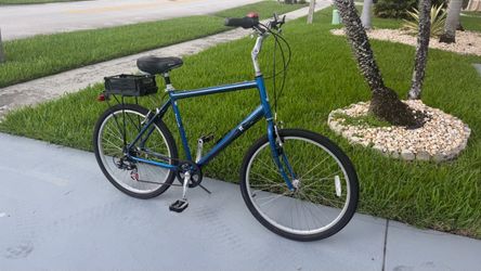 Raleigh Tall mountain bike 26 inch cruiser bike 7 speed like new XL