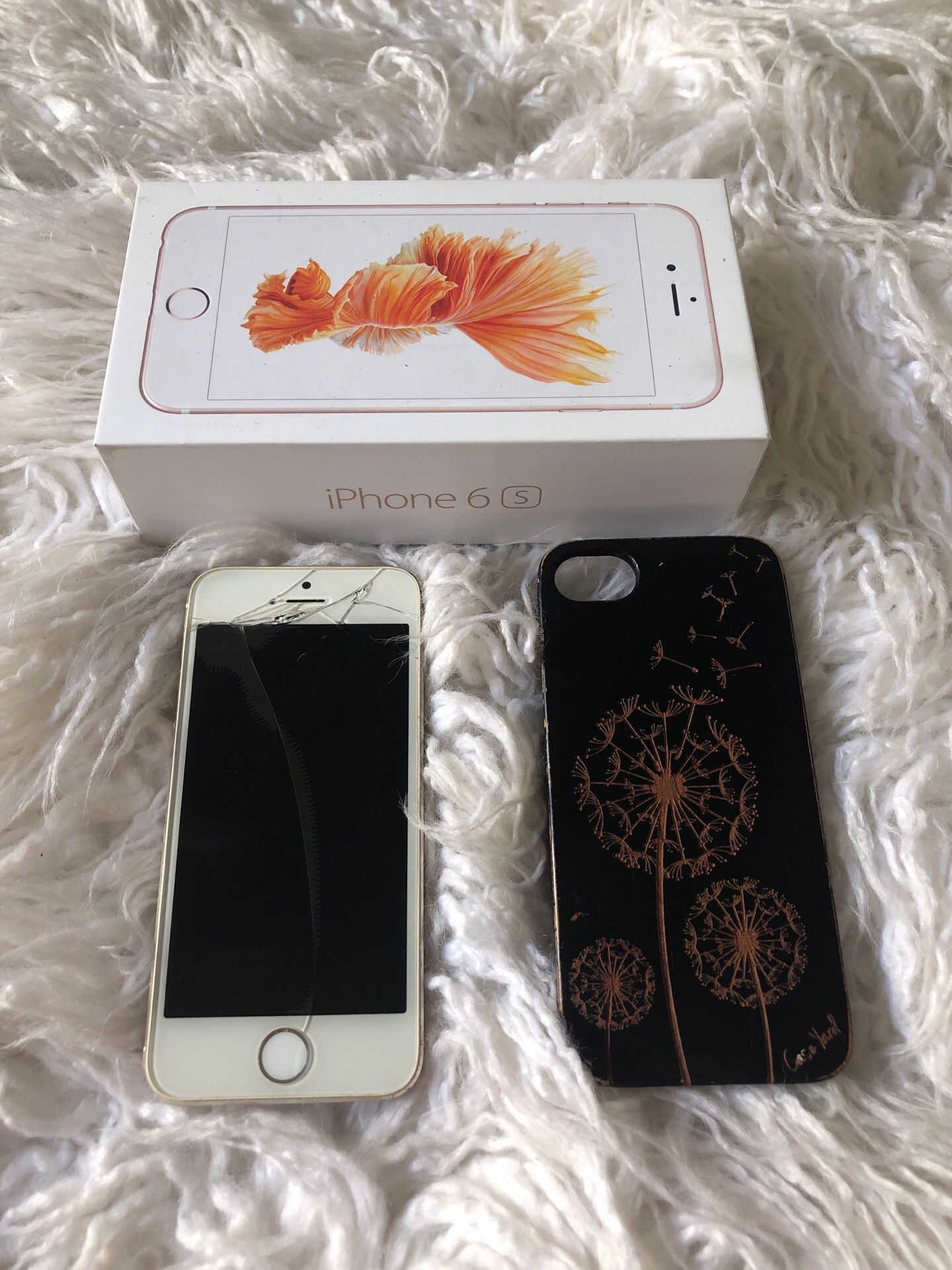 Apple IPhone 5 includes box & Case