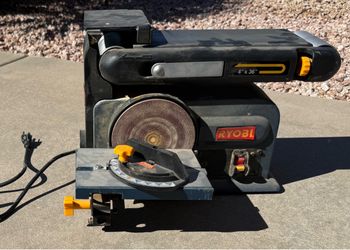 Ryobi sander.  Sander.  Sanding.  Woodworking.  Tools.  Tool box.  Shop.  Machine shop.