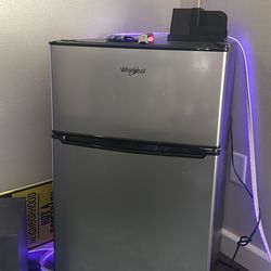 Mini fridge - Whirlpool