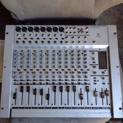 Behringer Eurorack MX2004A Mixer