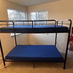 Bunk bed