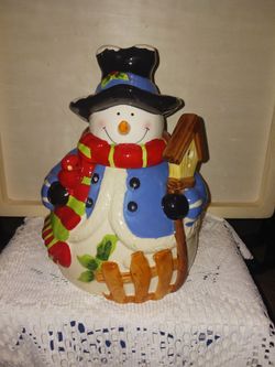 Beautiful ceramic snowman cookie jar