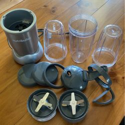 NUTRIBUTTET  STAND MIXER 