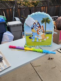 Bluey Pinata Full with small toys and ? New with Stick