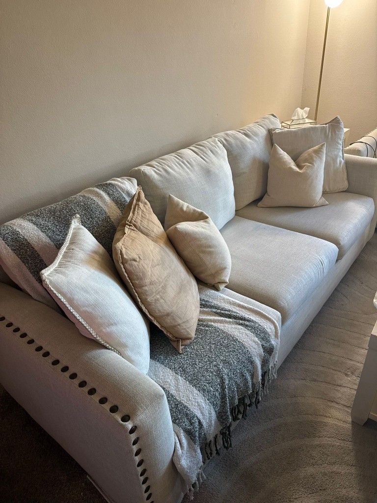 Coaster Aria Nailhead Sofa