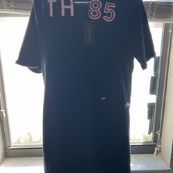 Use the 4th photo (clear lighting, not too bright from window). The first photos are too backlit.