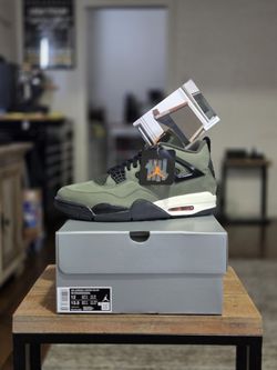 Undefeated x Jordan 4 Retro ( 2025 )