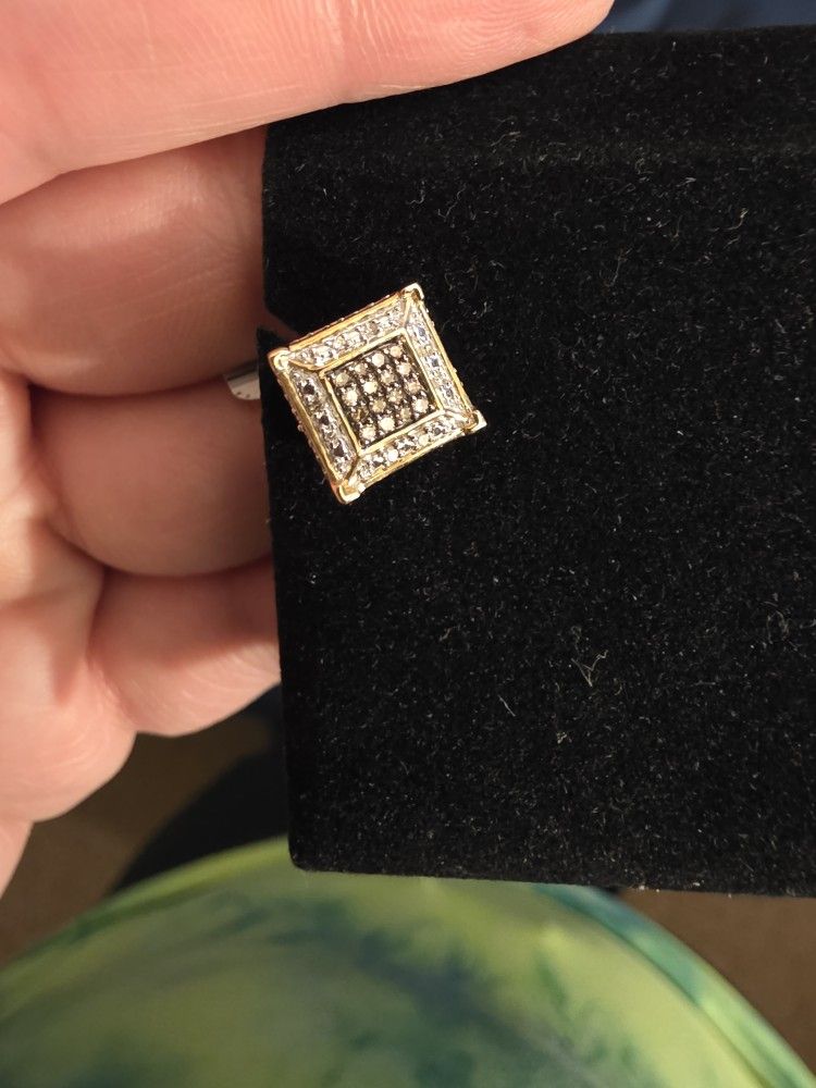 10 Kt Gold Mens Diamond Studd Earrings