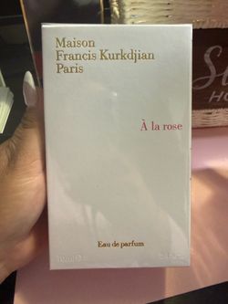 Paris a la rose perfume