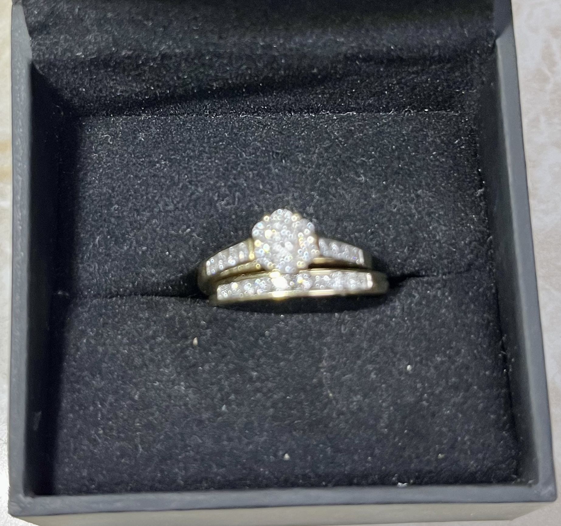 1 CT. T.W. Multi-Diamond Flower Bridal Set in 10K Gold