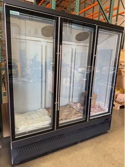 Brand New 3-Door Commercial Cooler - HUGE DISCOUNT (Freight Damage))