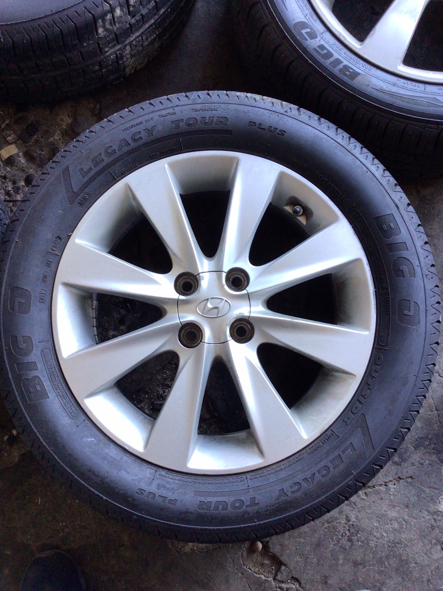 12-14 Hyundai Accent Rims & Tires 4lug 16*6"