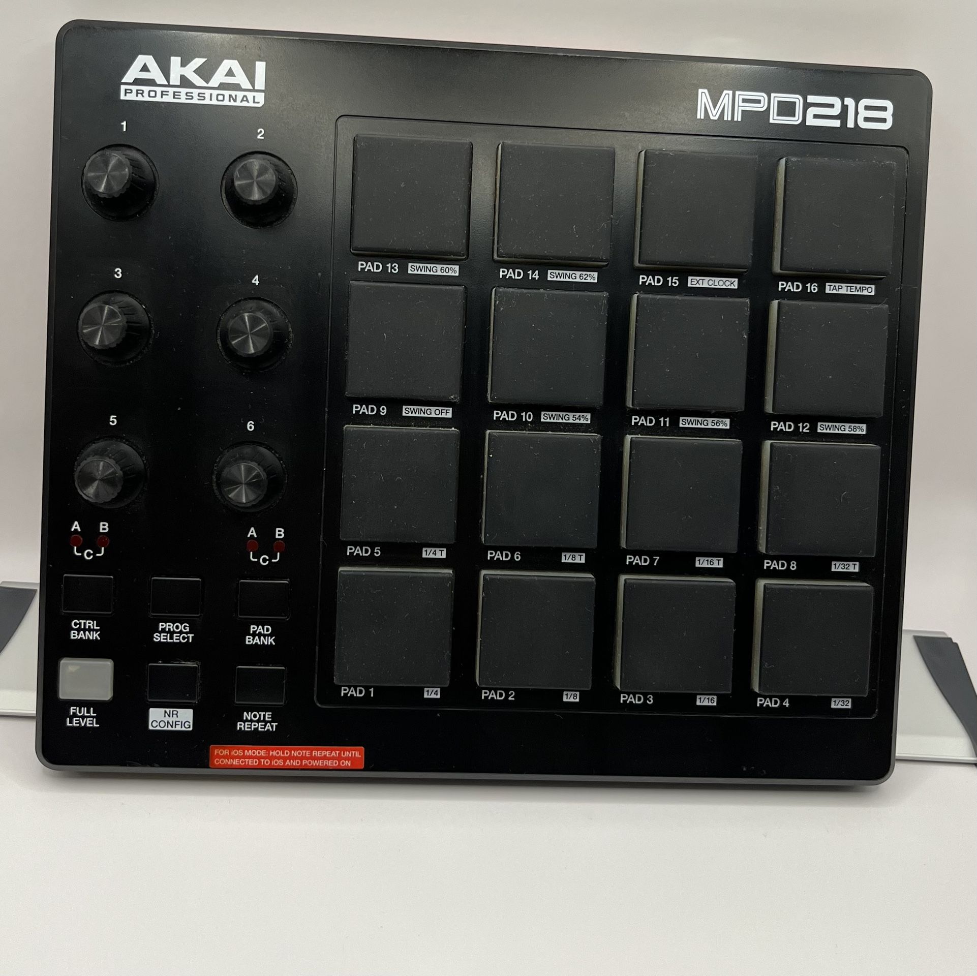 Akai MPD218