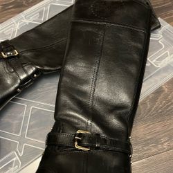  Tory Burch. Boots Size 8.5