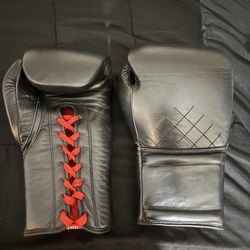 Title boxing gloves