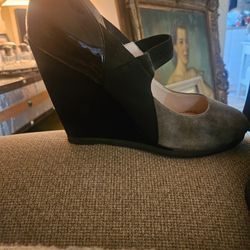 TRACEY REESE 2 TONE SUEDE MARY JANE WEDGES 
