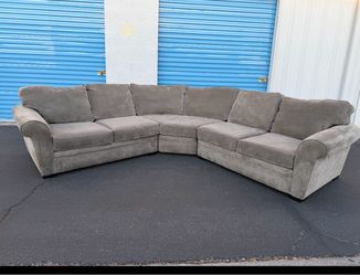 Charcoal Gray Sectional Couch 🚛🚚 Free Delivery 🚛🚚