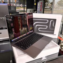 Apple 14” MacBook Pro M3 Chip 8GB Ram 512SSD! 90 day warranty! We offer financing!
