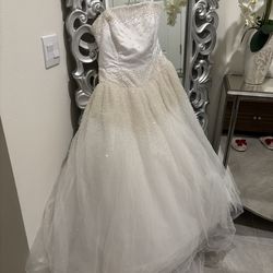Oleg Cassini Wedding dress size 16
