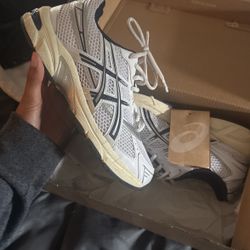 Asics Size 7 In women