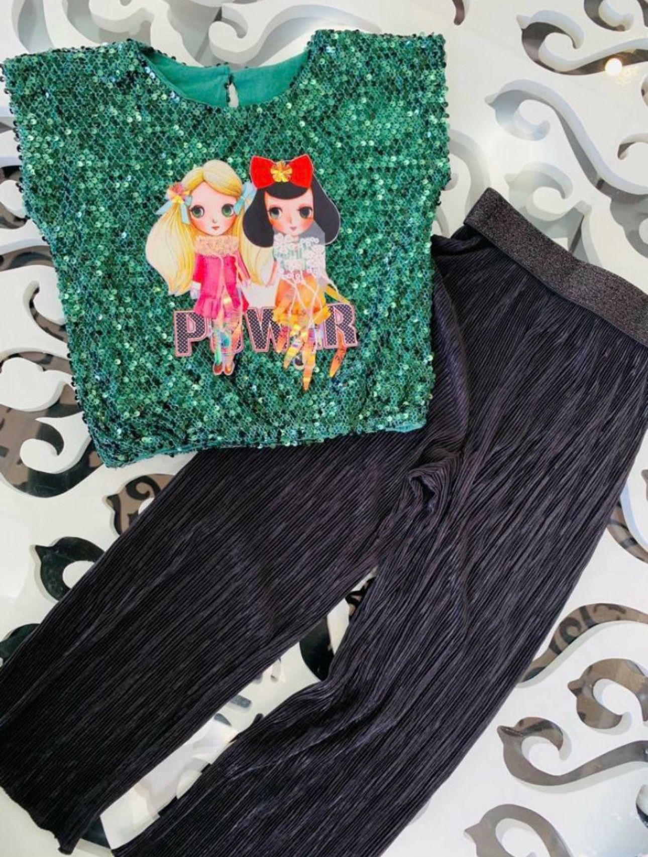 2 piece girls outfit made in Turkey size 4,6,8,10,12,14 years