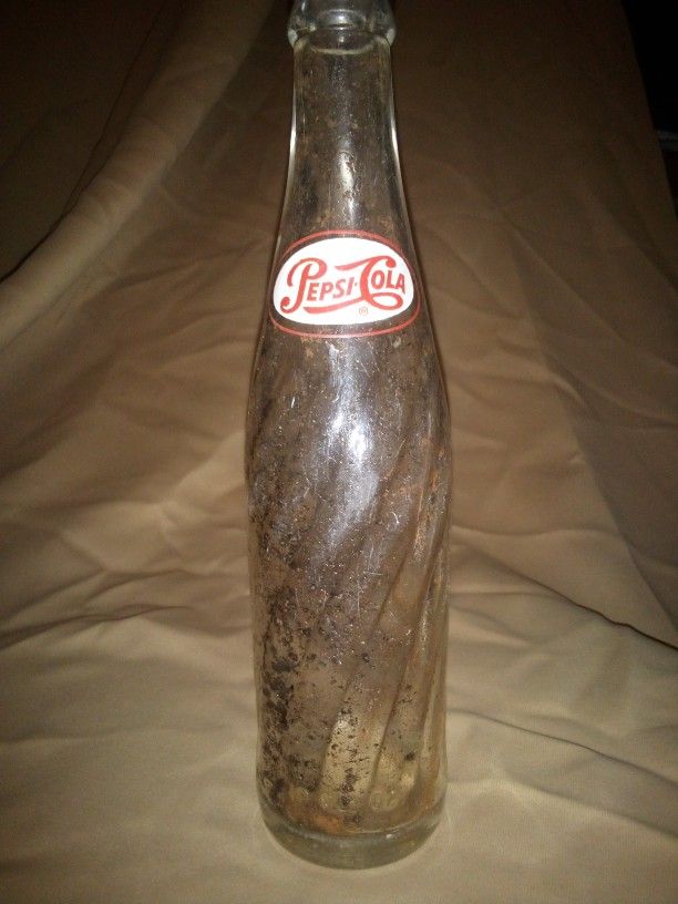 RARE VINTAGE PEPSI COLA GLASS BOTTLE 405 Grams. from around 1960's-1970's !!!
It was distributed in Greece, in Greek Market only !!