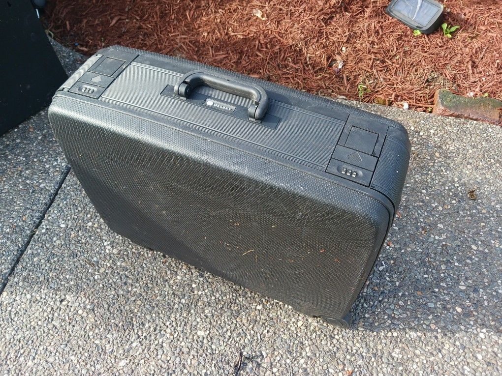 Delsey Axiome Suitcase Black Rubber Coating Made In Italy ITALIAN 🇮🇹