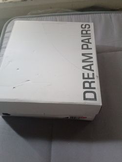 Dream Pairs Shoes in Box