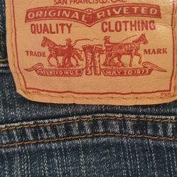 512 Women's Levis 