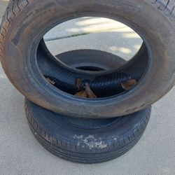 (1) Good PIRELLI tire