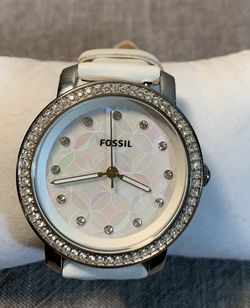 White Fossil Women’s Watch with Leather Watch Band (Location: Lincolnwood)