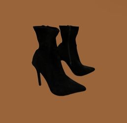 Black (Faux) Suede Ankle Boots 