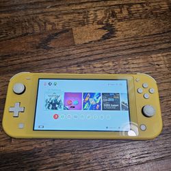 Nintendo Switch Lite Yellow Console