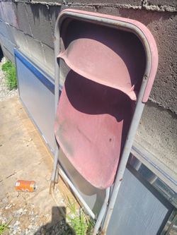 Folding Chairs ..tengo 50