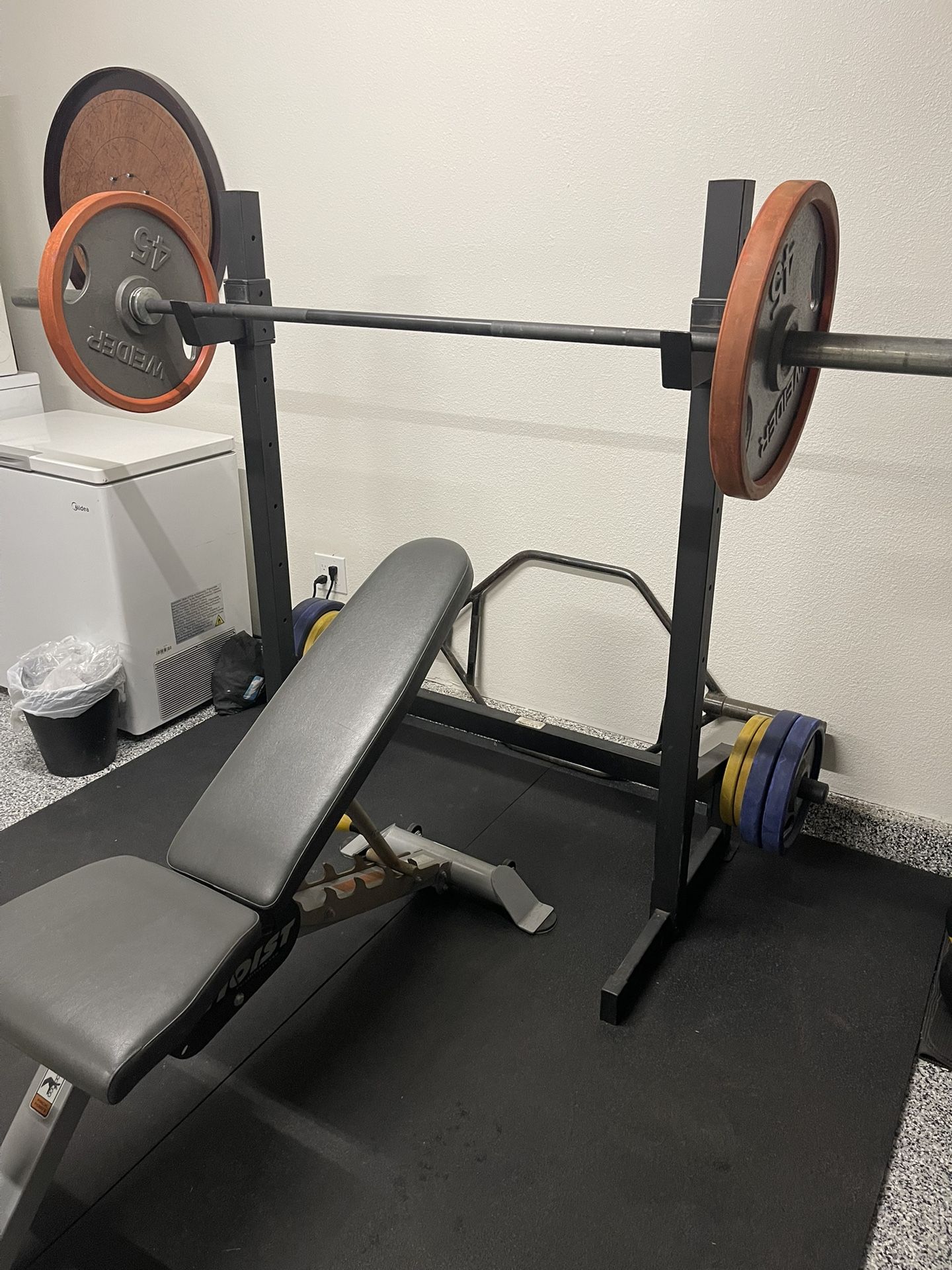 Adjustable Squat Rack / Bench Press