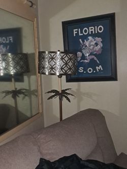 Pretty design palm tree lamp $25obo