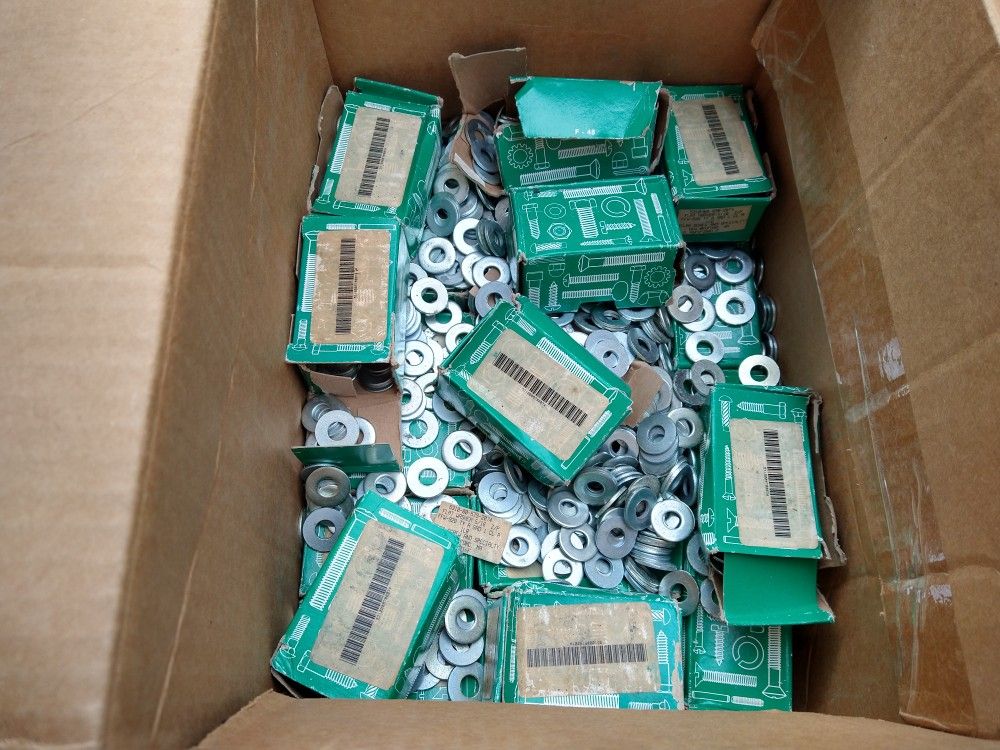 Approx. 30lbs Of  NEW  5\16  Flat Washers. Grade 1.  Class A. 
