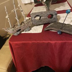 Fish Tank/turtle Tank Deco