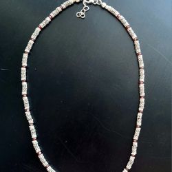 Sterling Silver 925 & Garnet
Beaded Necklace